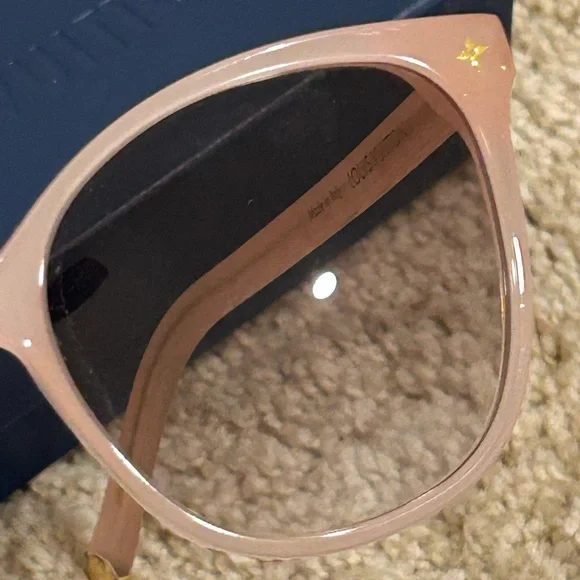 Louis Vuitton Light Cat Eye Sunglasses pink! Z1658W - Picture 10 of 16